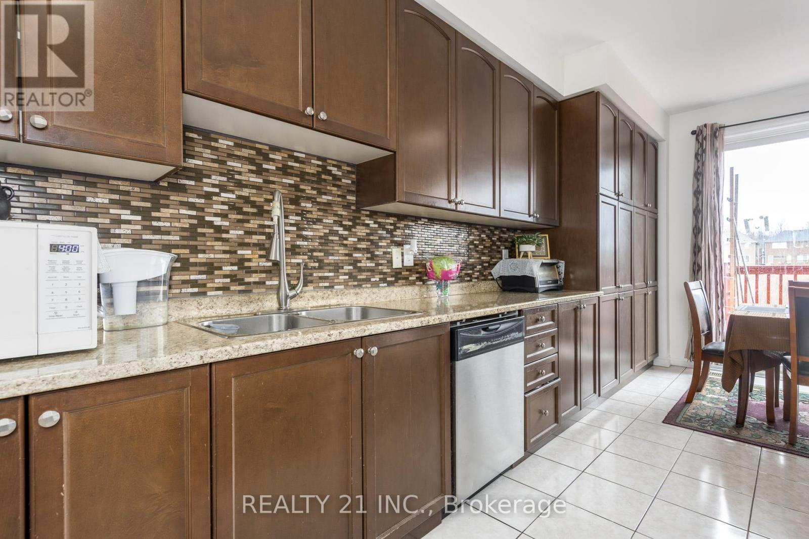 54 Tysonville Circle, Brampton, Ontario  L7A 4B1 - Photo 12 - W12974720