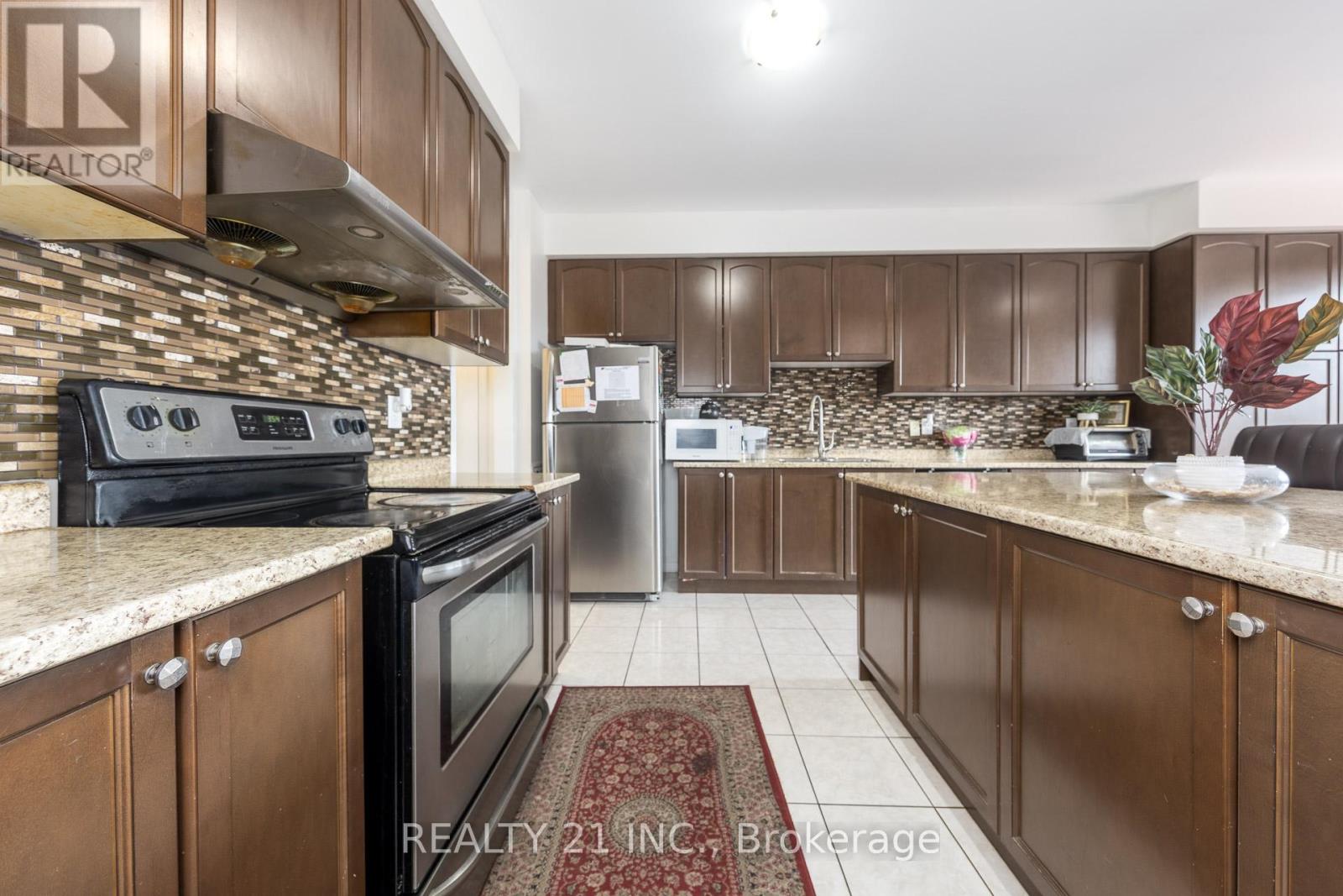 54 Tysonville Circle, Brampton, Ontario  L7A 4B1 - Photo 14 - W12974720