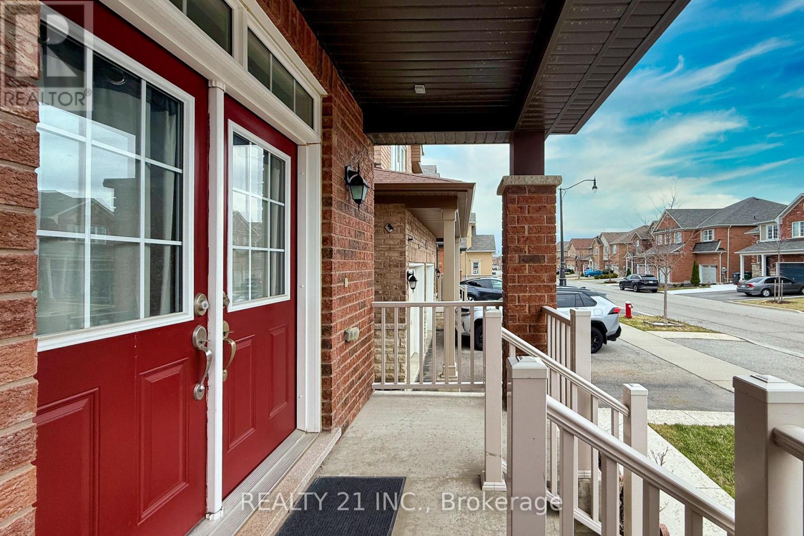 54 Tysonville Circle, Brampton, Ontario  L7A 4B1 - Photo 2 - W12974720