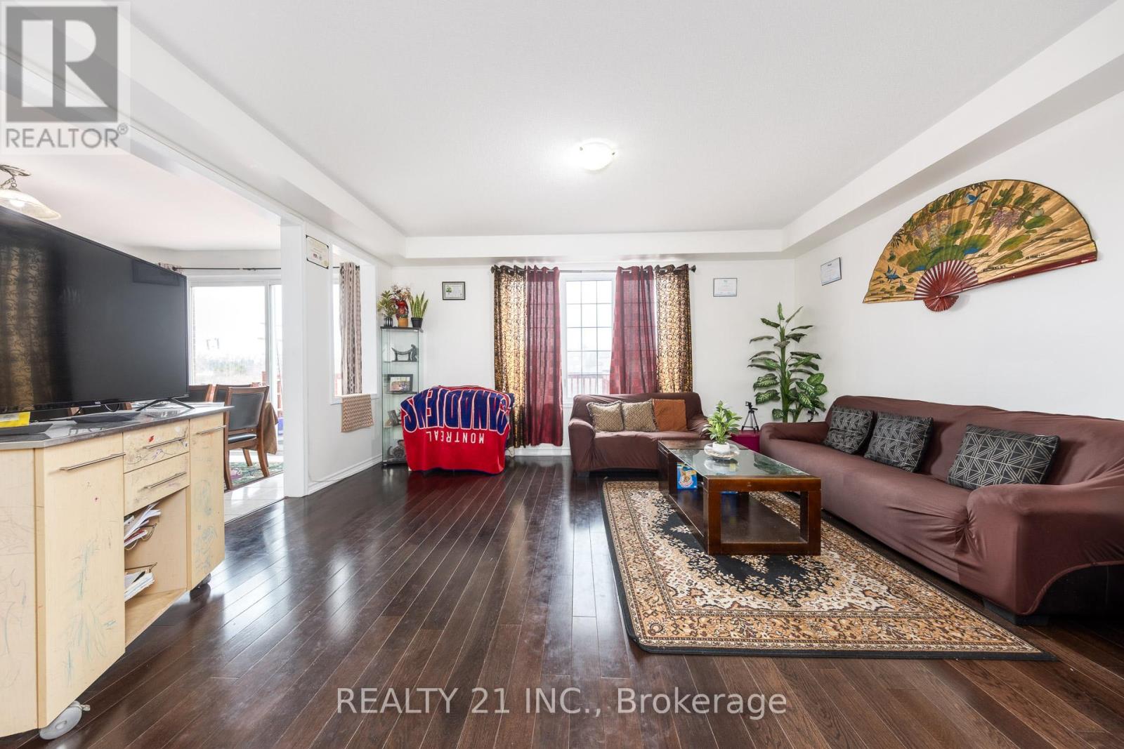 54 Tysonville Circle, Brampton, Ontario  L7A 4B1 - Photo 5 - W12974720