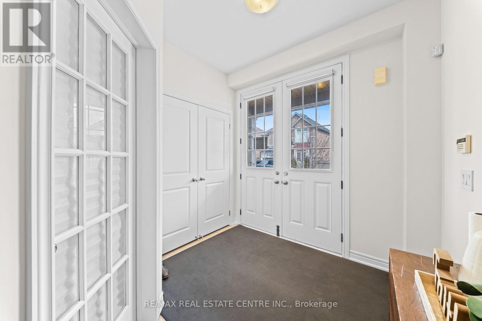 4 Monument Trail, Brampton, Ontario  L7A 4M8 - Photo 3 - W12974722