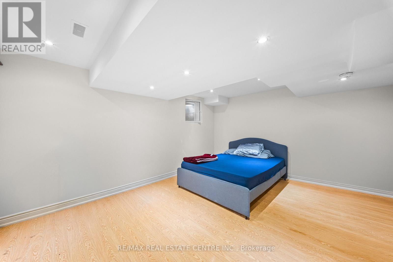 4 Monument Trail, Brampton, Ontario  L7A 4M8 - Photo 32 - W12974722