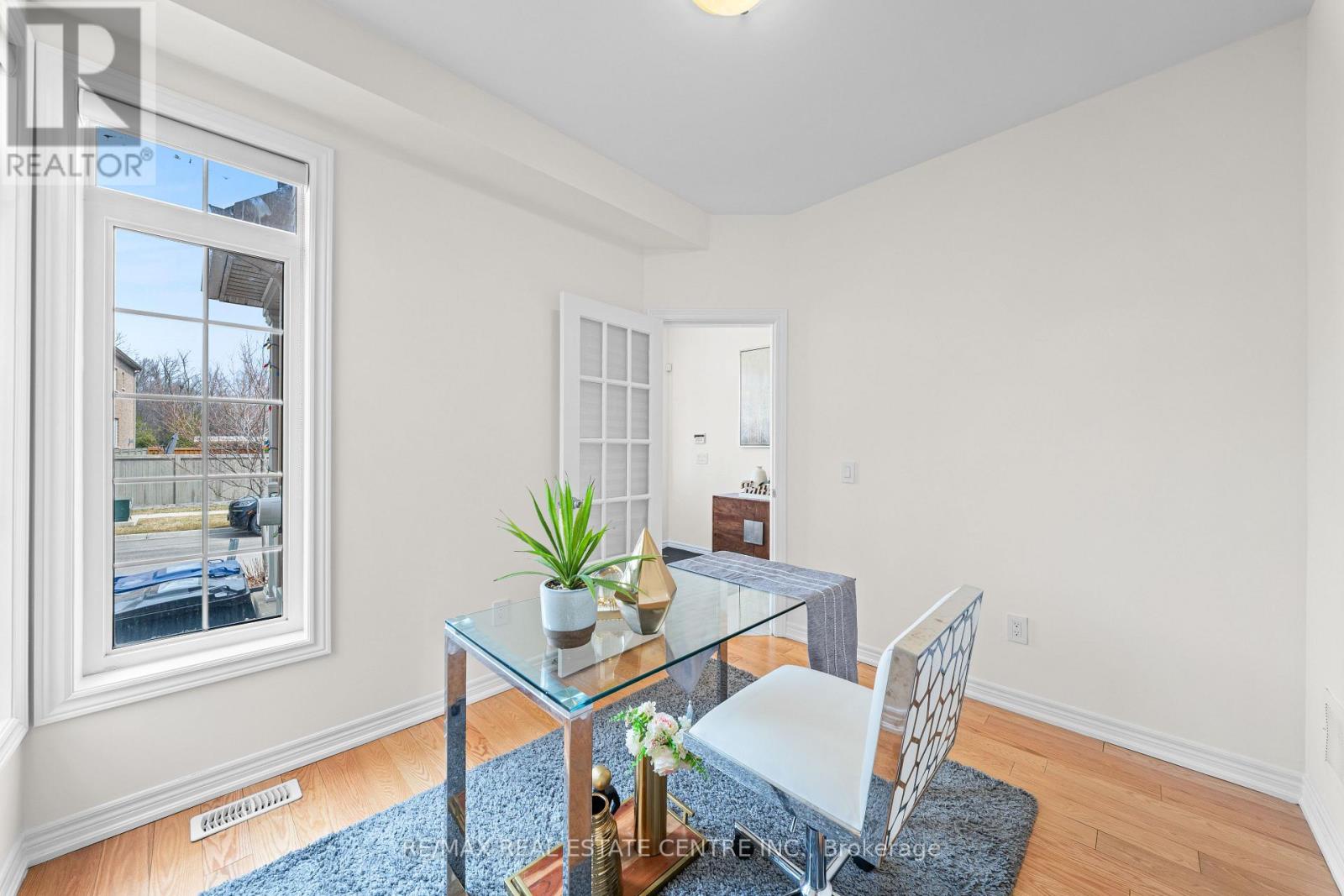 4 Monument Trail, Brampton, Ontario  L7A 4M8 - Photo 5 - W12974722