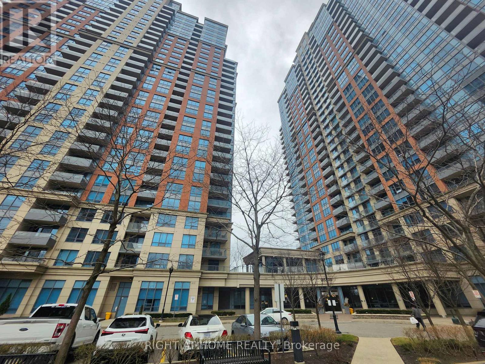 357 - 25 VIKING LANE