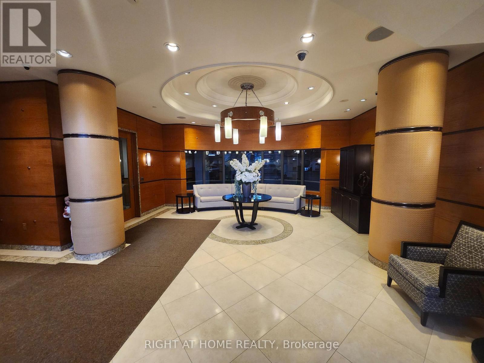 357 - 25 Viking Lane, Toronto, Ontario  M9B 0A1 - Photo 5 - W12974738