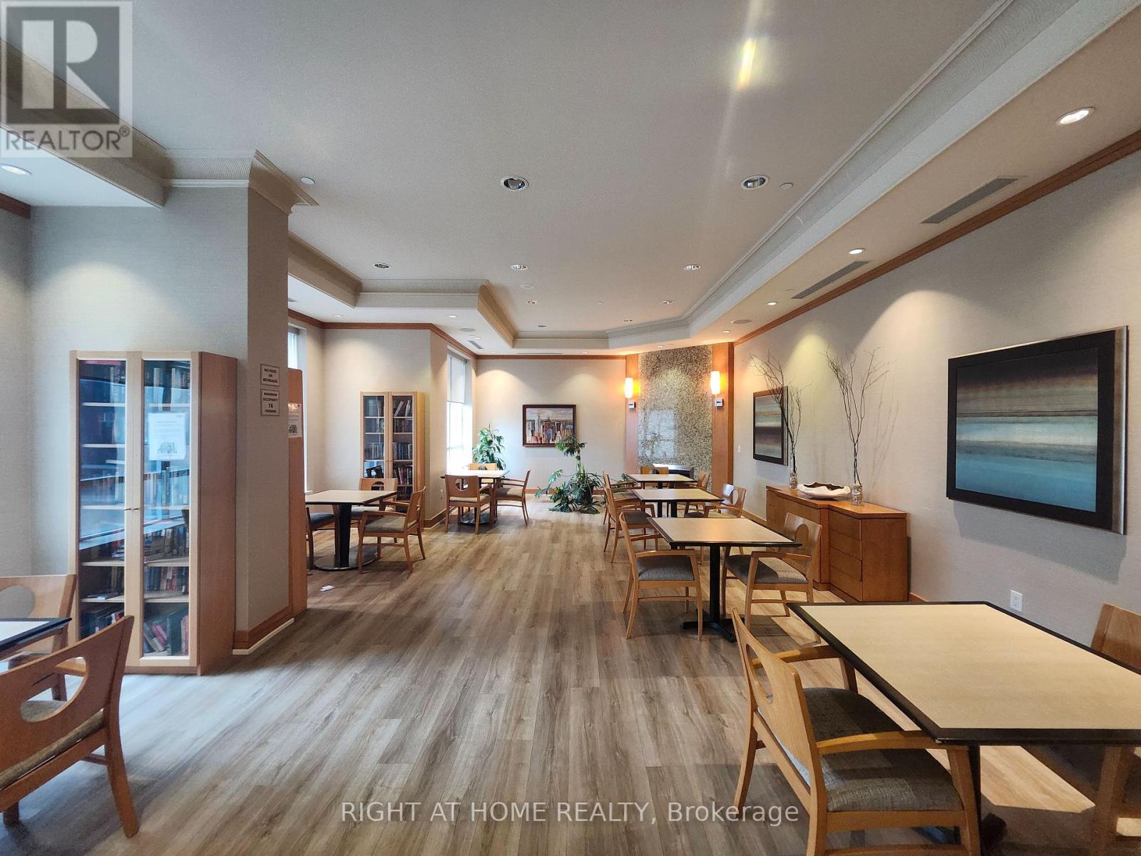 357 - 25 Viking Lane, Toronto, Ontario  M9B 0A1 - Photo 6 - W12974738