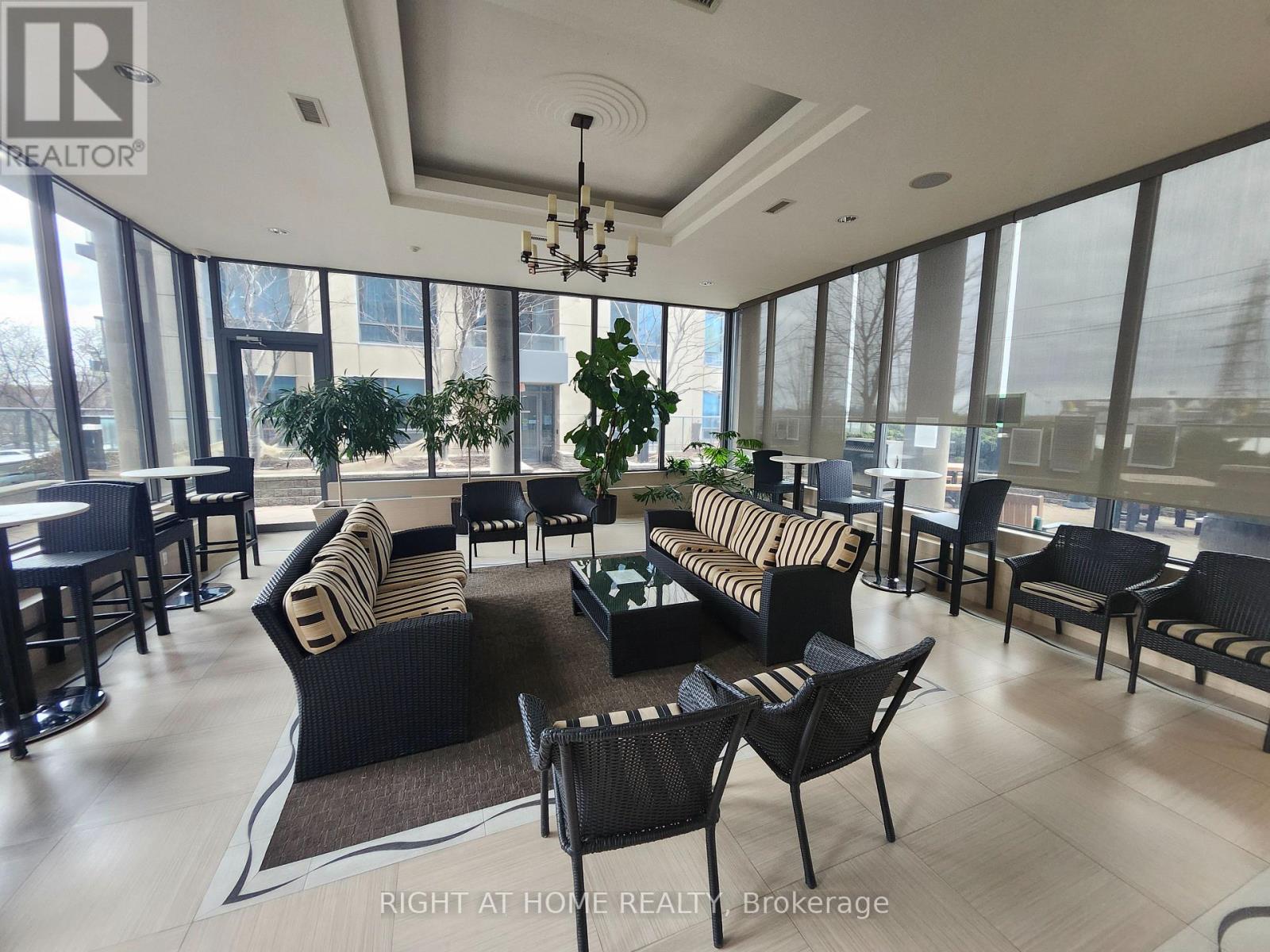 357 - 25 Viking Lane, Toronto, Ontario  M9B 0A1 - Photo 7 - W12974738