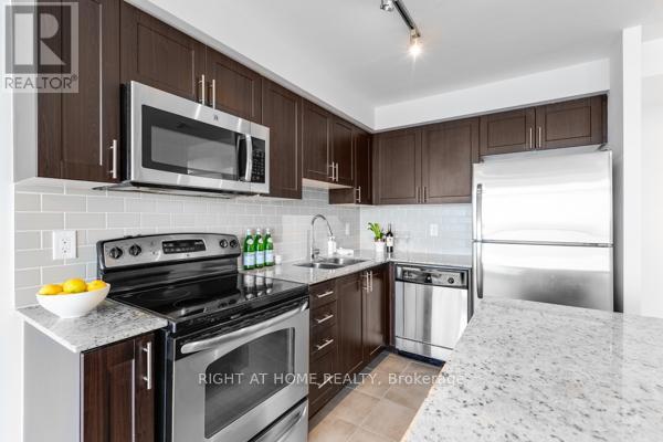 1405 - 1940 Ironstone Drive, Burlington, Ontario  L7L 0E4 - Photo 13 - W12974742