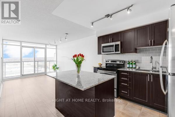 1405 - 1940 Ironstone Drive, Burlington, Ontario  L7L 0E4 - Photo 14 - W12974742