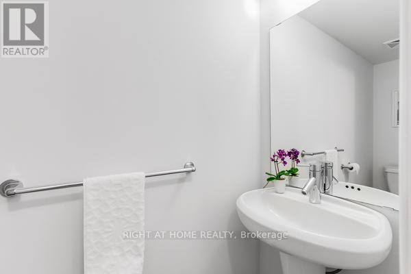 1405 - 1940 Ironstone Drive, Burlington, Ontario  L7L 0E4 - Photo 23 - W12974742