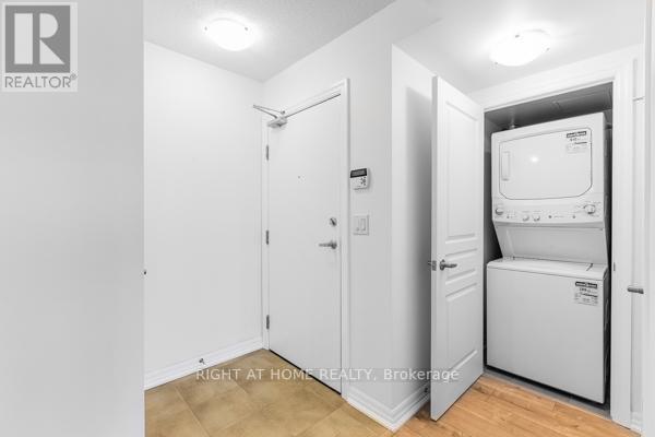 1405 - 1940 Ironstone Drive, Burlington, Ontario  L7L 0E4 - Photo 24 - W12974742