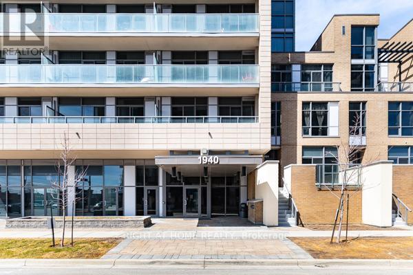 1405 - 1940 Ironstone Drive, Burlington, Ontario  L7L 0E4 - Photo 4 - W12974742