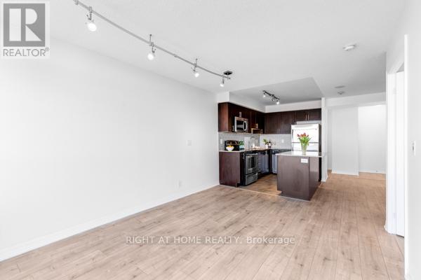 1405 - 1940 Ironstone Drive, Burlington, Ontario  L7L 0E4 - Photo 9 - W12974742