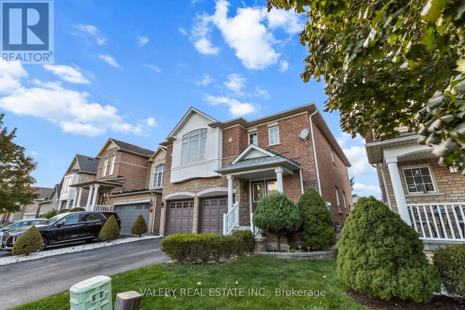 62 Penbridge Circle, Brampton, Ontario  L7A 2P9 - Photo 3 - W12974750