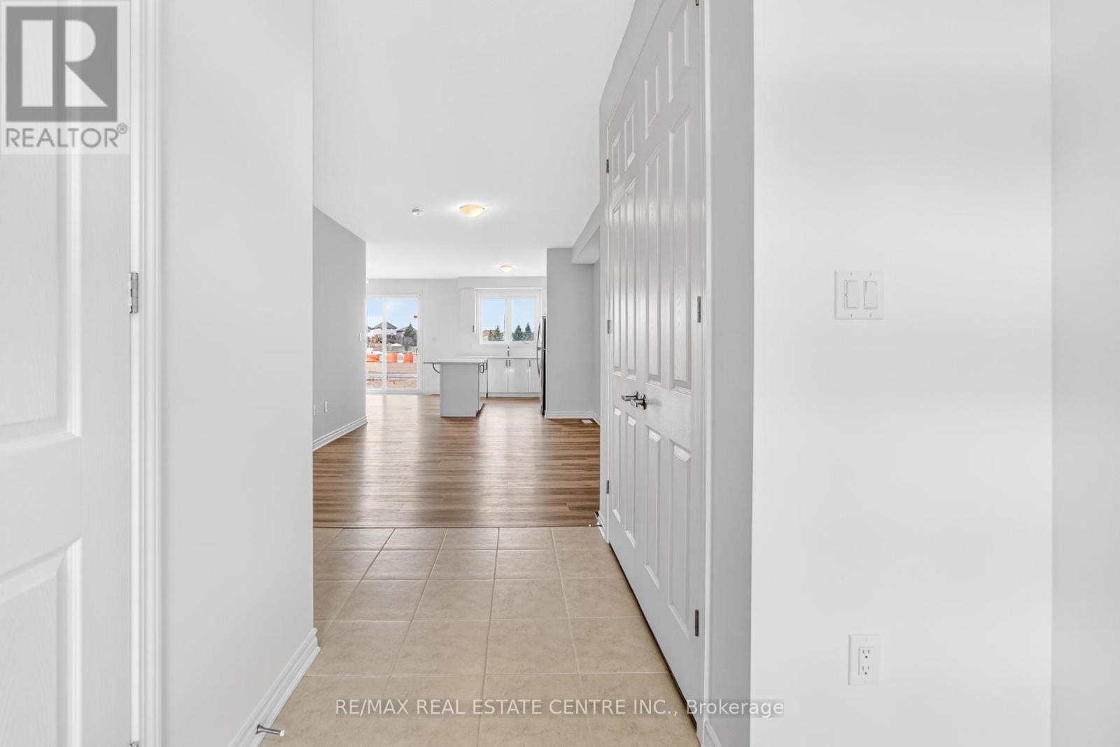 182 Stamson Street, Kitchener, Ontario  N2E 4C7 - Photo 6 - X12974674