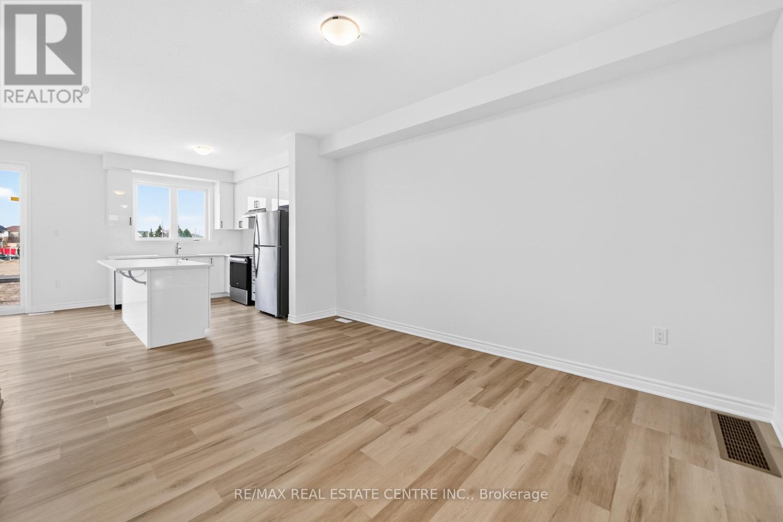 182 Stamson Street, Kitchener, Ontario  N2E 4C7 - Photo 8 - X12974674