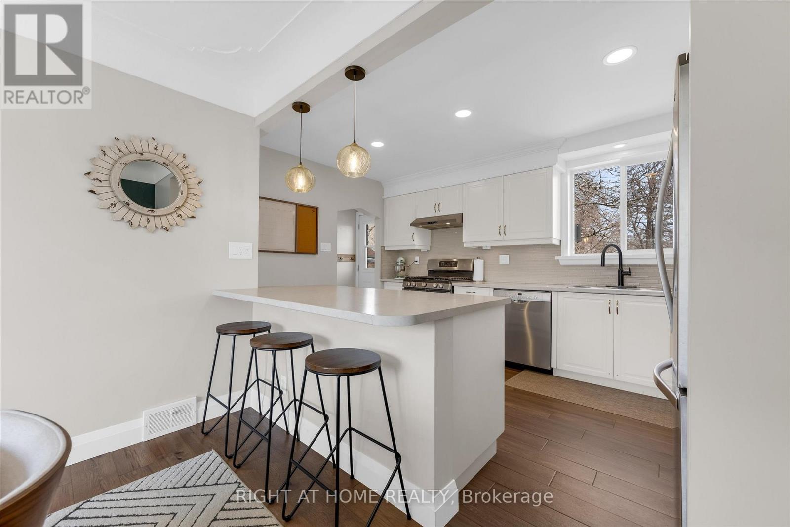 74 Glenview Drive, Hamilton, Ontario  L8G 2L6 - Photo 14 - X12974682