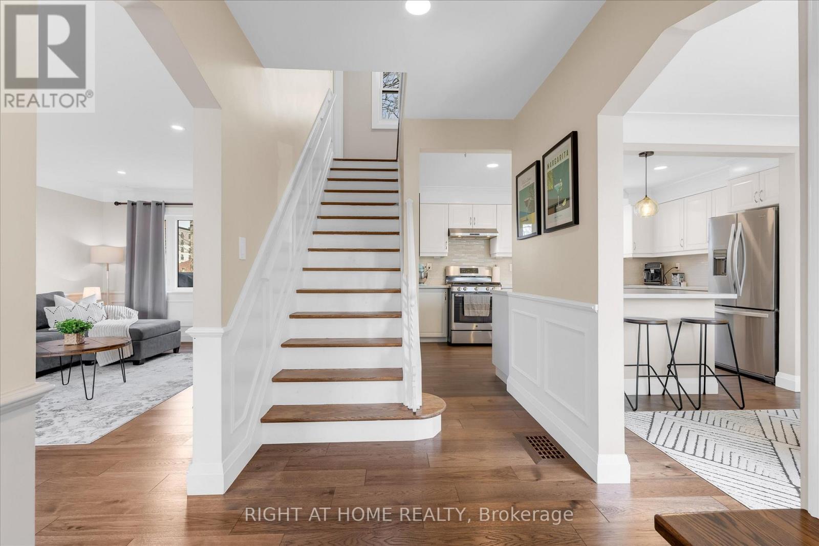 74 Glenview Drive, Hamilton, Ontario  L8G 2L6 - Photo 4 - X12974682