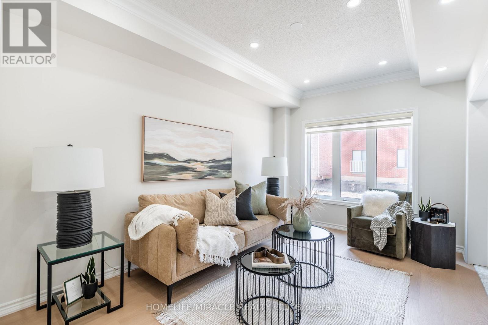 99 Baker Street, Thorold, Ontario  L2V 3P4 - Photo 4 - X12974740