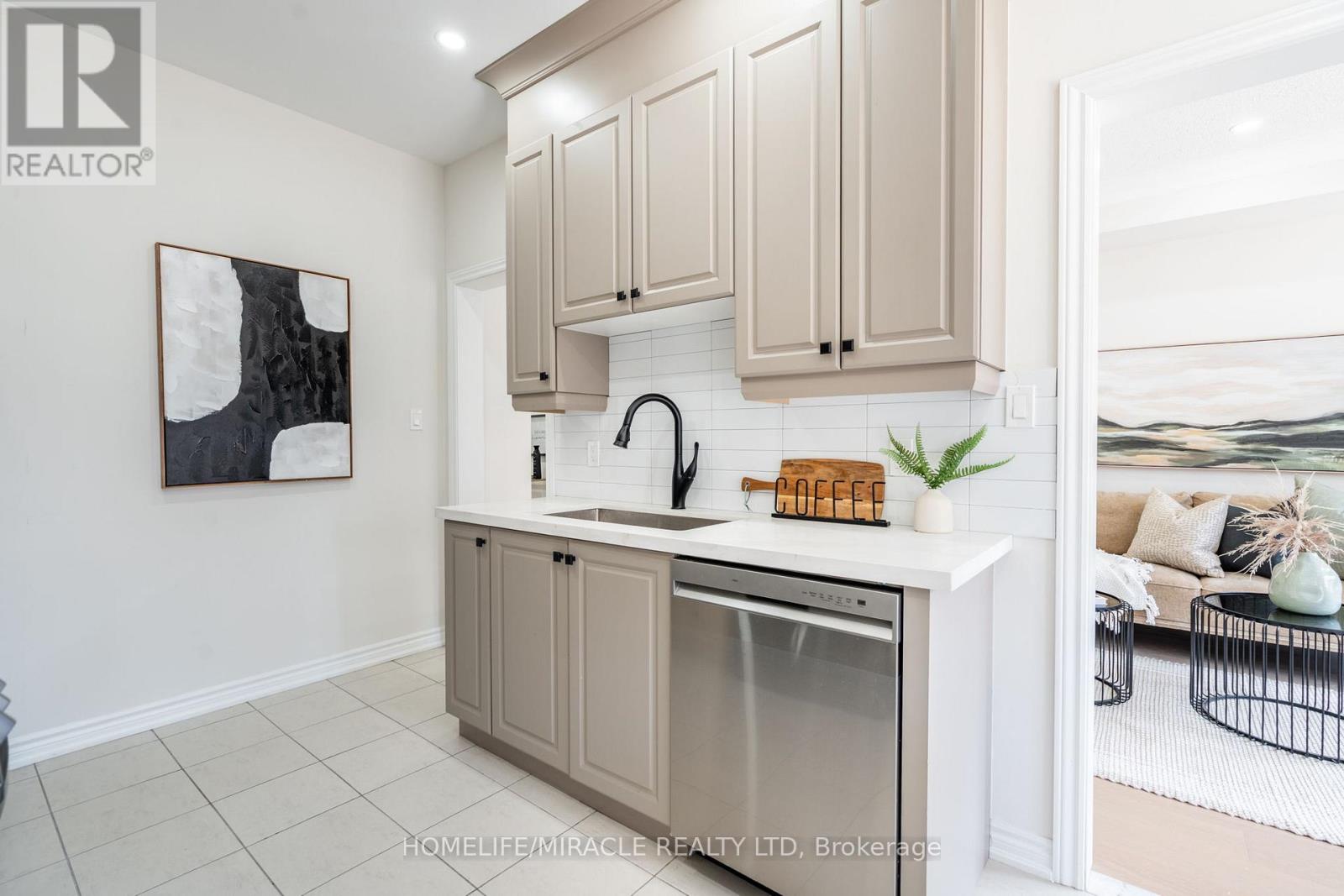 99 Baker Street, Thorold, Ontario  L2V 3P4 - Photo 7 - X12974740