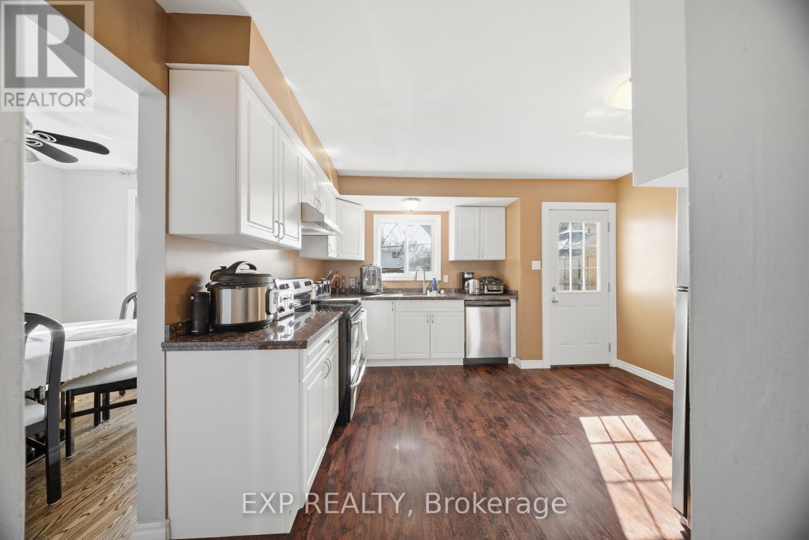 217 St Andrews Drive, Hamilton, Ontario  L8K 5K2 - Photo 10 - X12974774