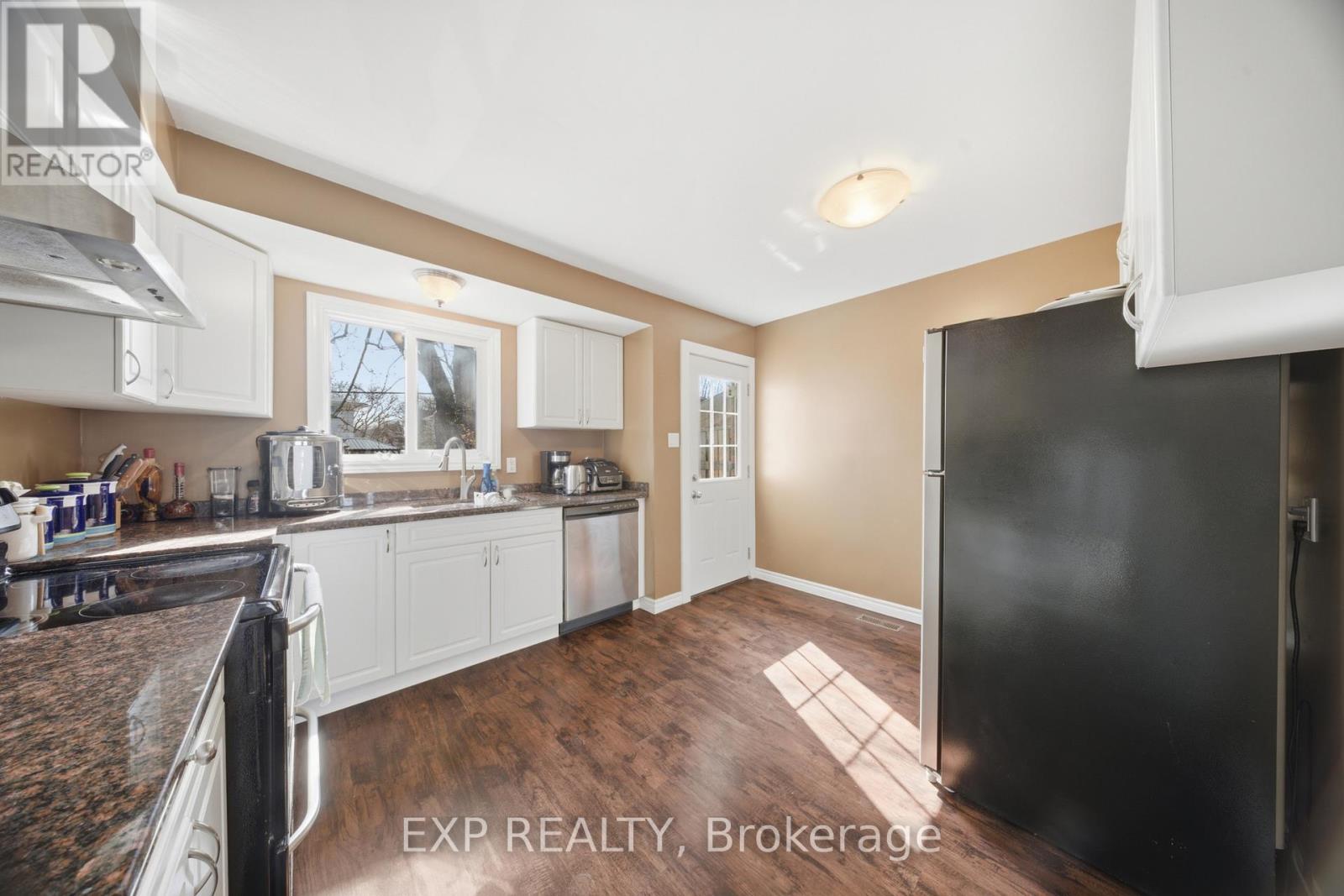 217 St Andrews Drive, Hamilton, Ontario  L8K 5K2 - Photo 11 - X12974774