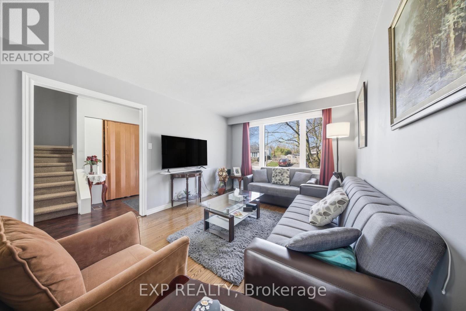 217 St Andrews Drive, Hamilton, Ontario  L8K 5K2 - Photo 8 - X12974774