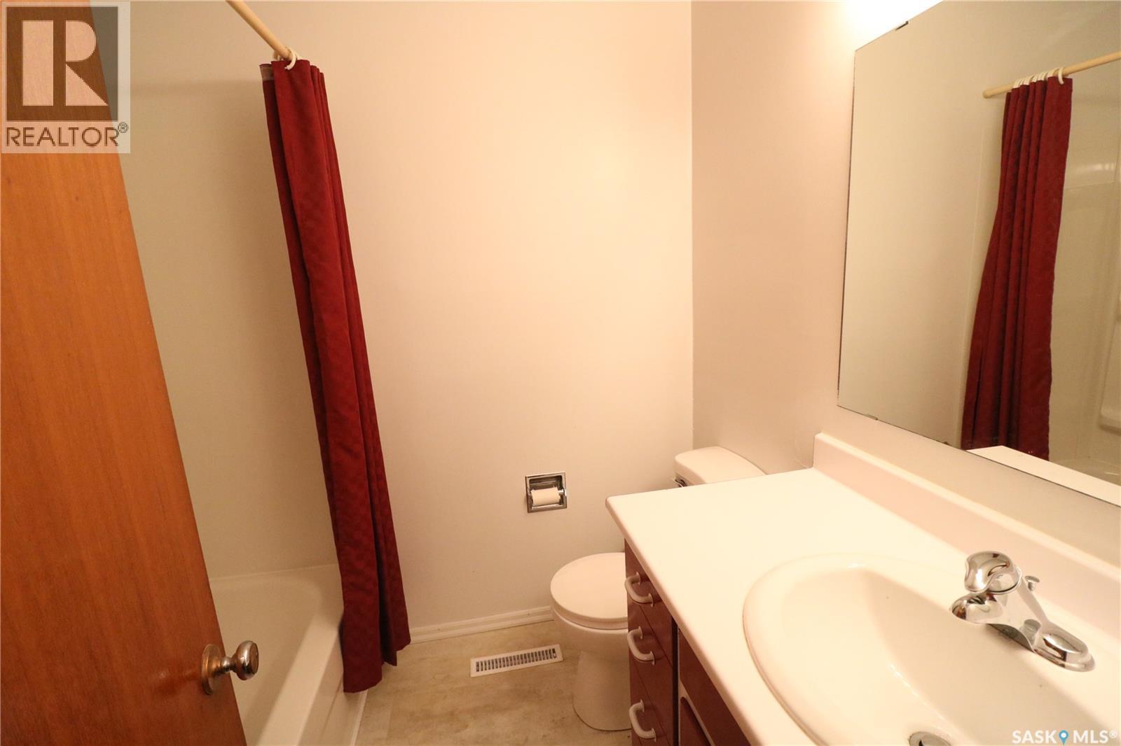 2355 Wallace Street, Regina, Saskatchewan  S4N 4B1 - Photo 11 - SK032413