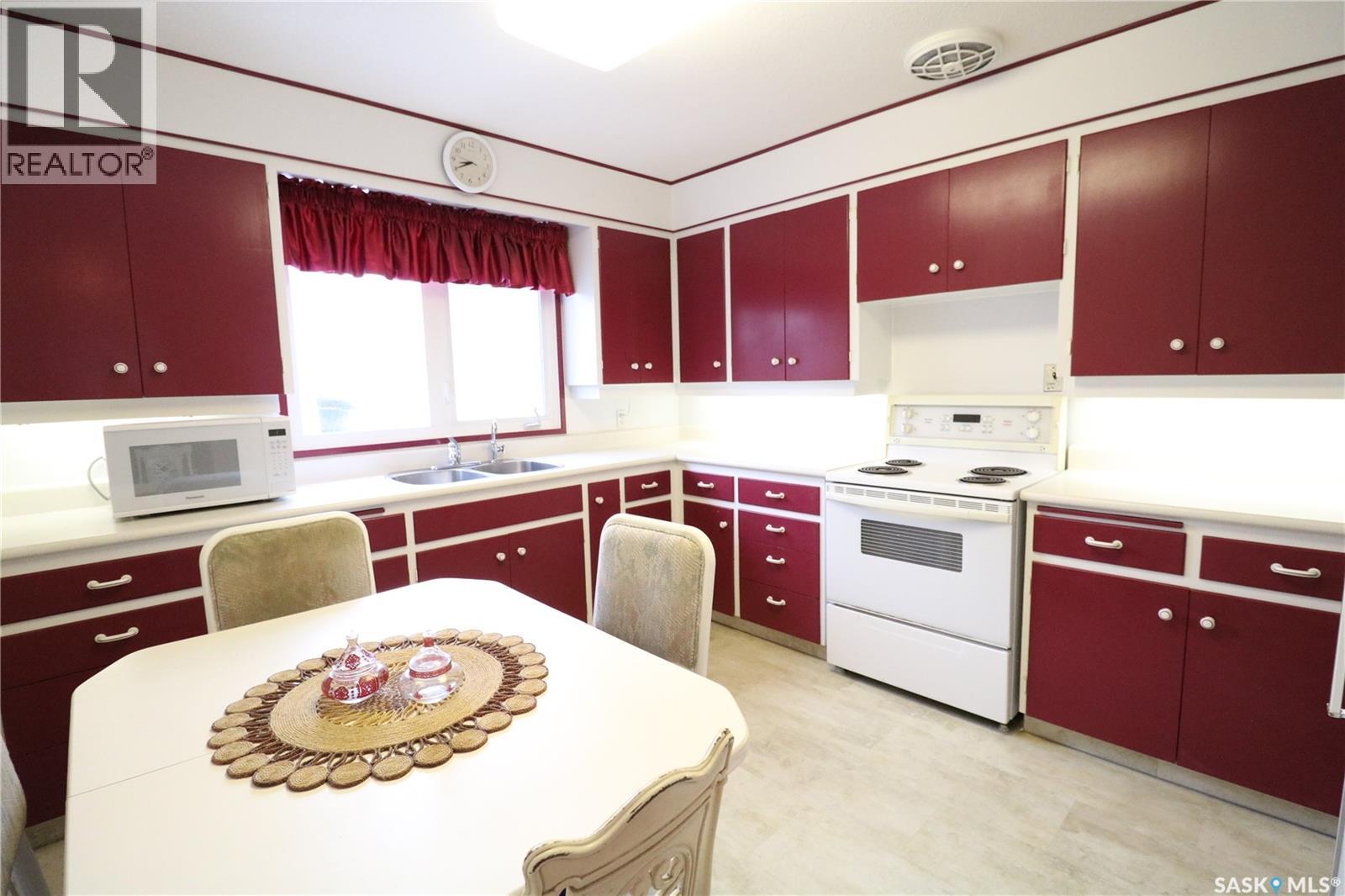 2355 Wallace Street, Regina, Saskatchewan  S4N 4B1 - Photo 4 - SK032413