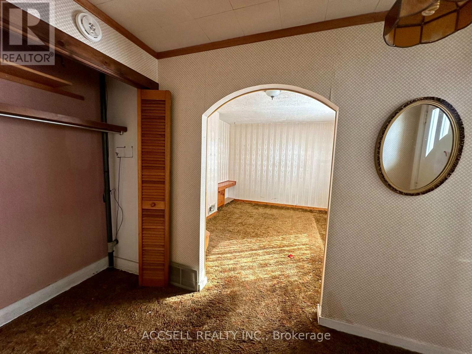 18627 Hurontario Street, Caledon, Ontario  L7K 0X9 - Photo 10 - W12826496