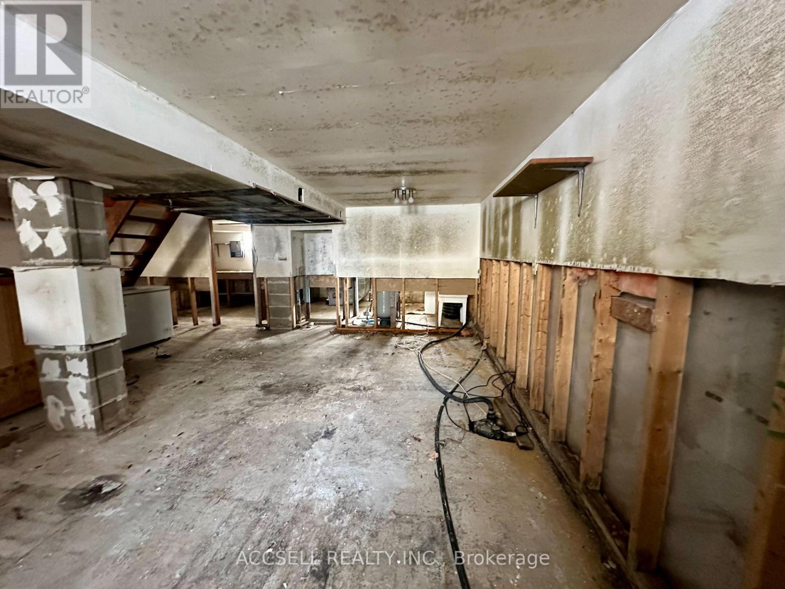 18627 Hurontario Street, Caledon, Ontario  L7K 0X9 - Photo 24 - W12826496