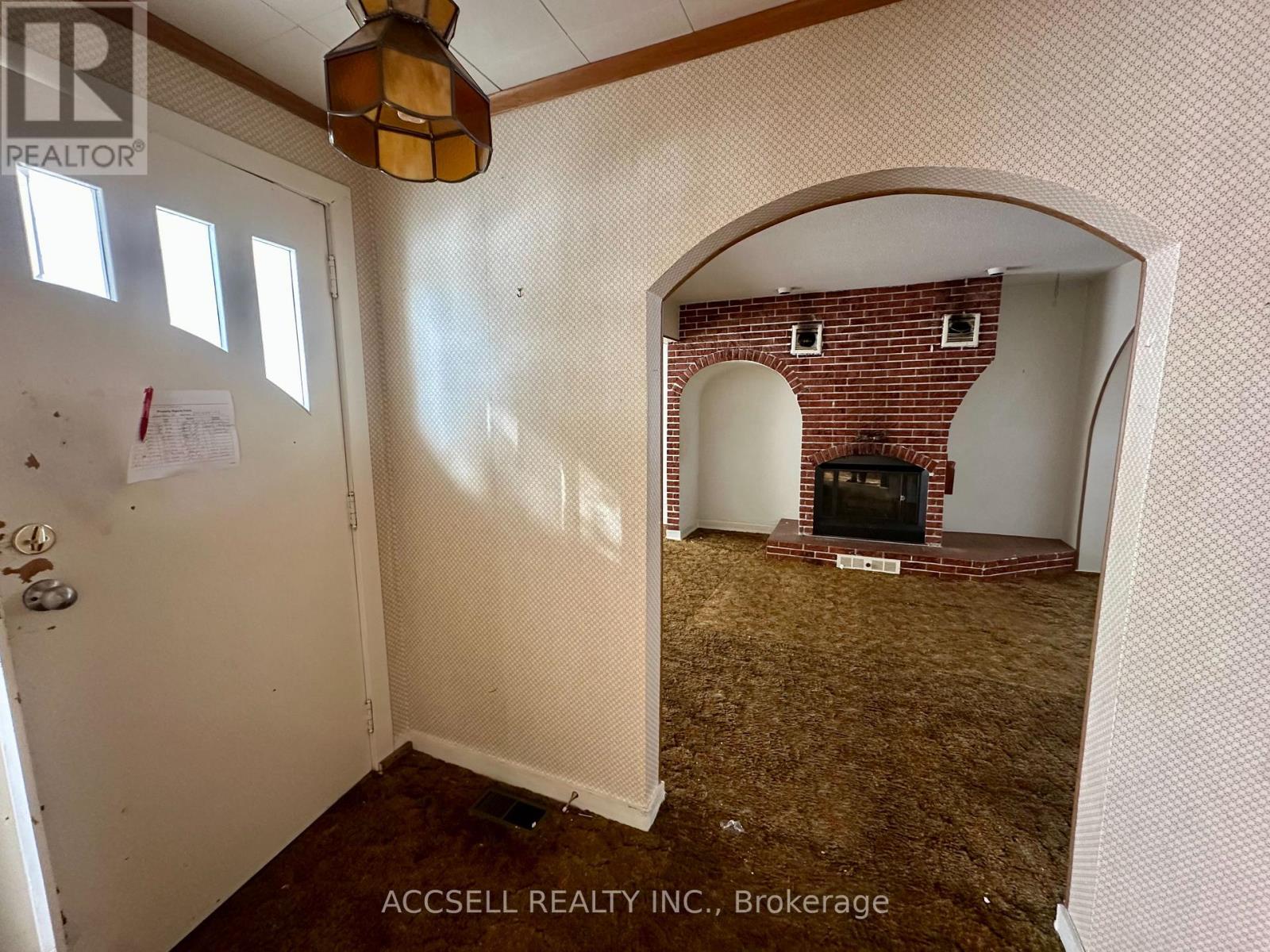 18627 Hurontario Street, Caledon, Ontario  L7K 0X9 - Photo 5 - W12826496