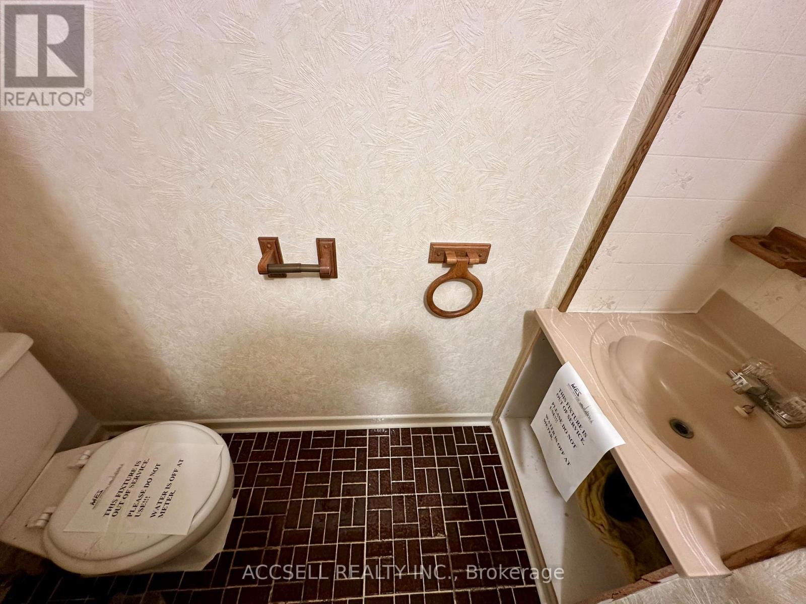 18627 Hurontario Street, Caledon, Ontario  L7K 0X9 - Photo 35 - W12826496