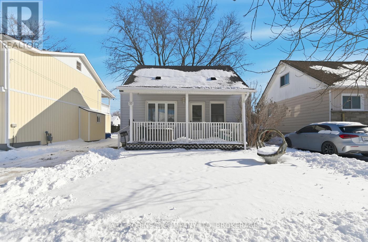 37 Mcnaughton Road, Welland, Ontario  L3B 2R4 - Photo 2 - X12719696