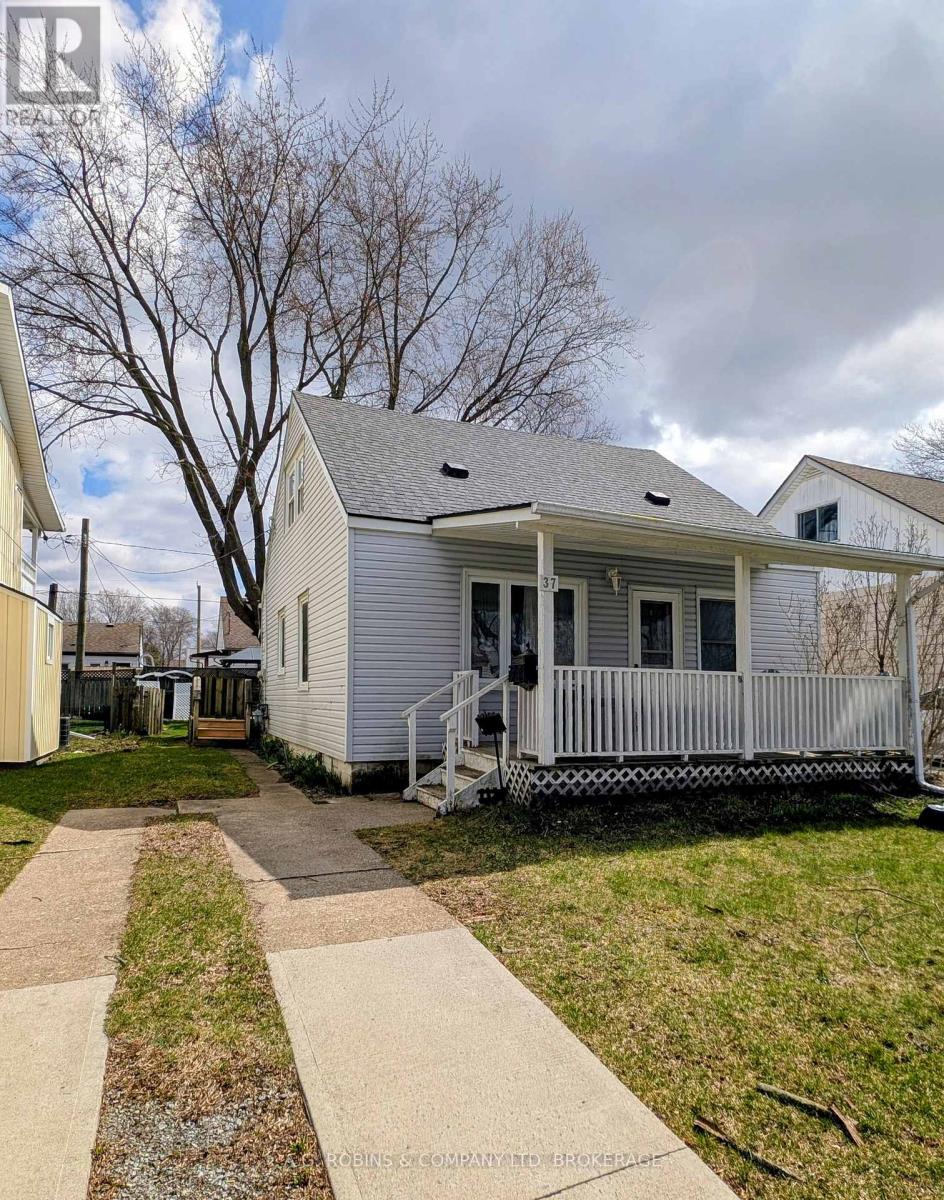 37 MCNAUGHTON ROAD, Welland, Ontario