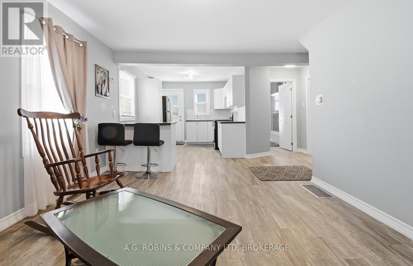 37 Mcnaughton Road, Welland, Ontario  L3B 2R4 - Photo 6 - X12719696