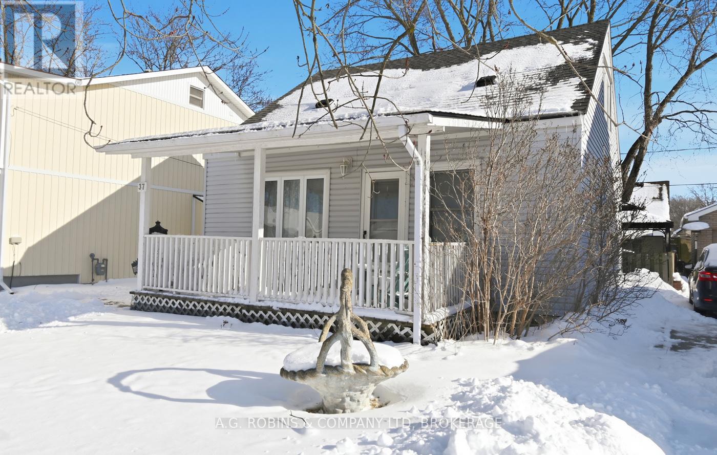 37 Mcnaughton Road, Welland, Ontario  L3B 2R4 - Photo 3 - X12719696