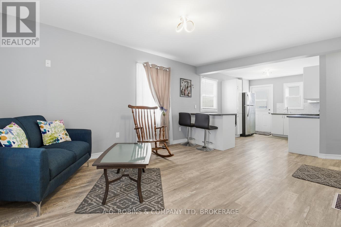 37 Mcnaughton Road, Welland, Ontario  L3B 2R4 - Photo 4 - X12719696