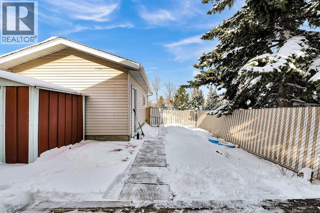 295 Edgepark Boulevard NW, Calgary, Alberta  T3A 4K4 - Photo 35 - A2299848