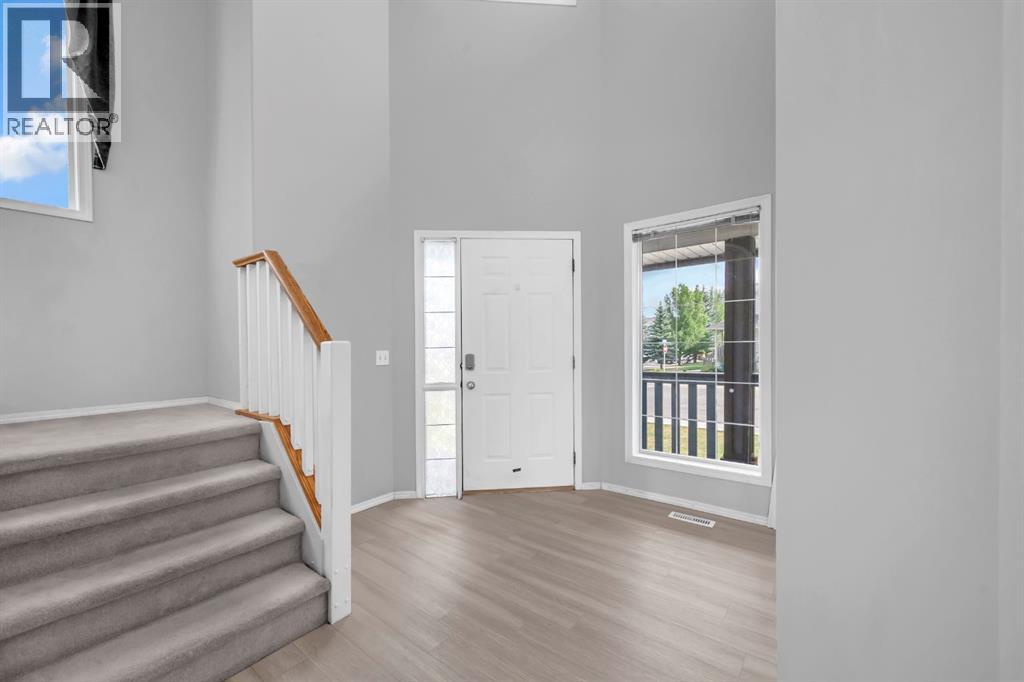 171 Willowbrook Drive NW, Airdrie, Alberta  T4B 2W5 - Photo 5 - A2300271