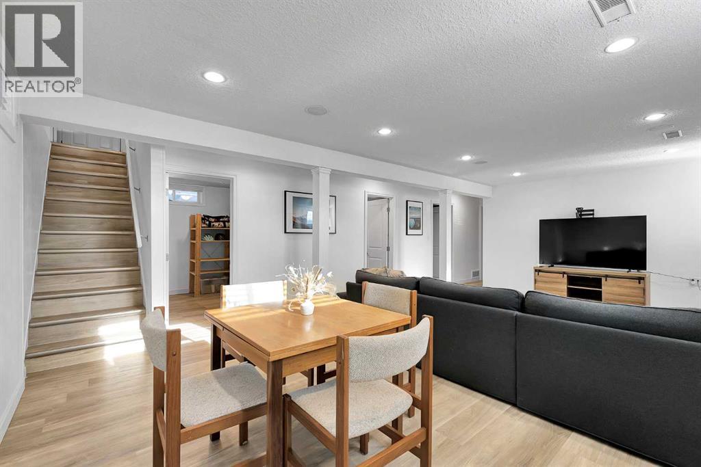 4115 Bowlen Street NW, Calgary, Alberta  T2L 1P8 - Photo 28 - A2299313