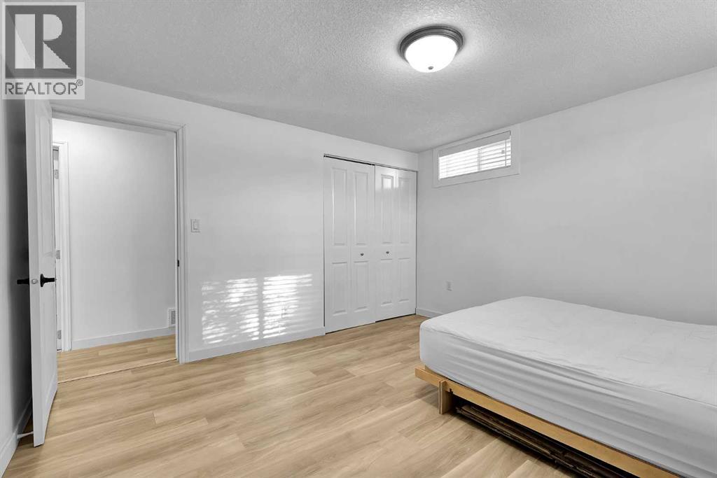 4115 Bowlen Street NW, Calgary, Alberta  T2L 1P8 - Photo 35 - A2299313