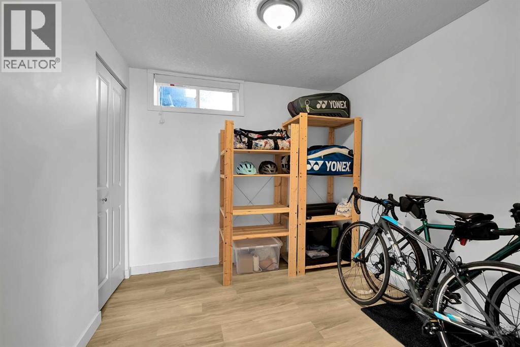 4115 Bowlen Street NW, Calgary, Alberta  T2L 1P8 - Photo 38 - A2299313