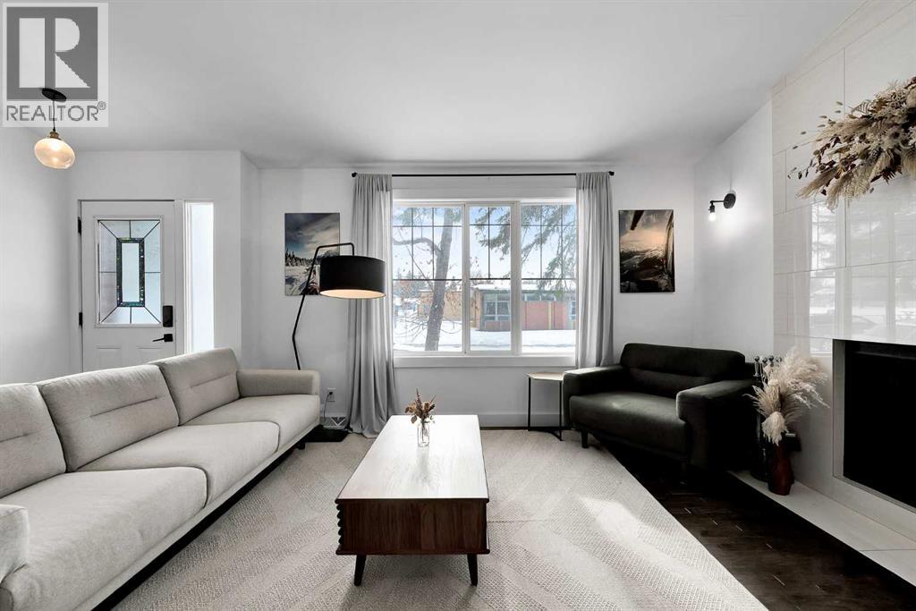 4115 Bowlen Street NW, Calgary, Alberta  T2L 1P8 - Photo 8 - A2299313