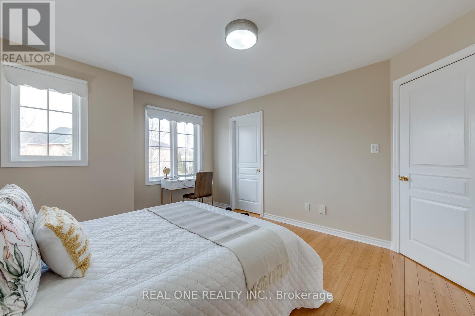 2363 Parkglen Avenue, Oakville, Ontario  L6M 4Y4 - Photo 27 - W12969814