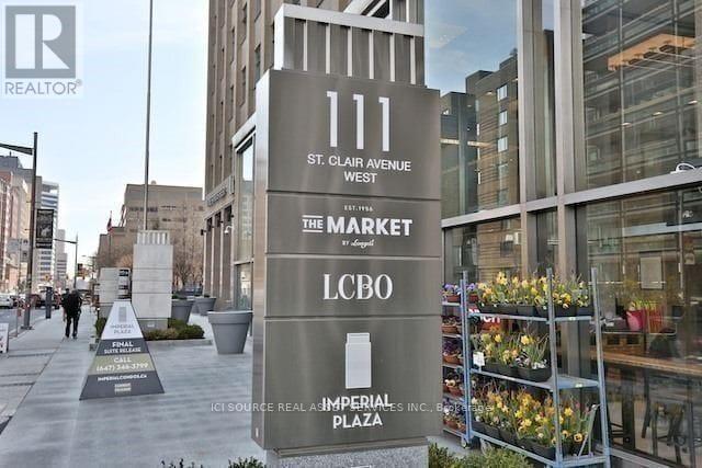 1608 - 111 St Clair Avenue W, Toronto, Ontario  M4V 1N5 - Photo 2 - C12974854