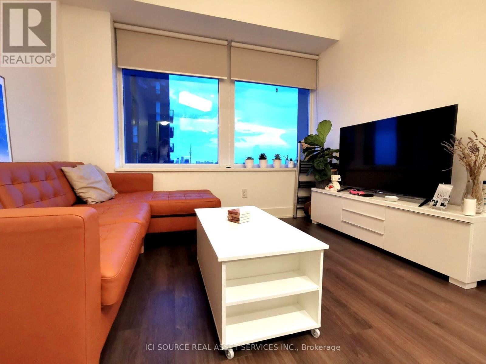 1608 - 111 St Clair Avenue W, Toronto, Ontario  M4V 1N5 - Photo 5 - C12974854