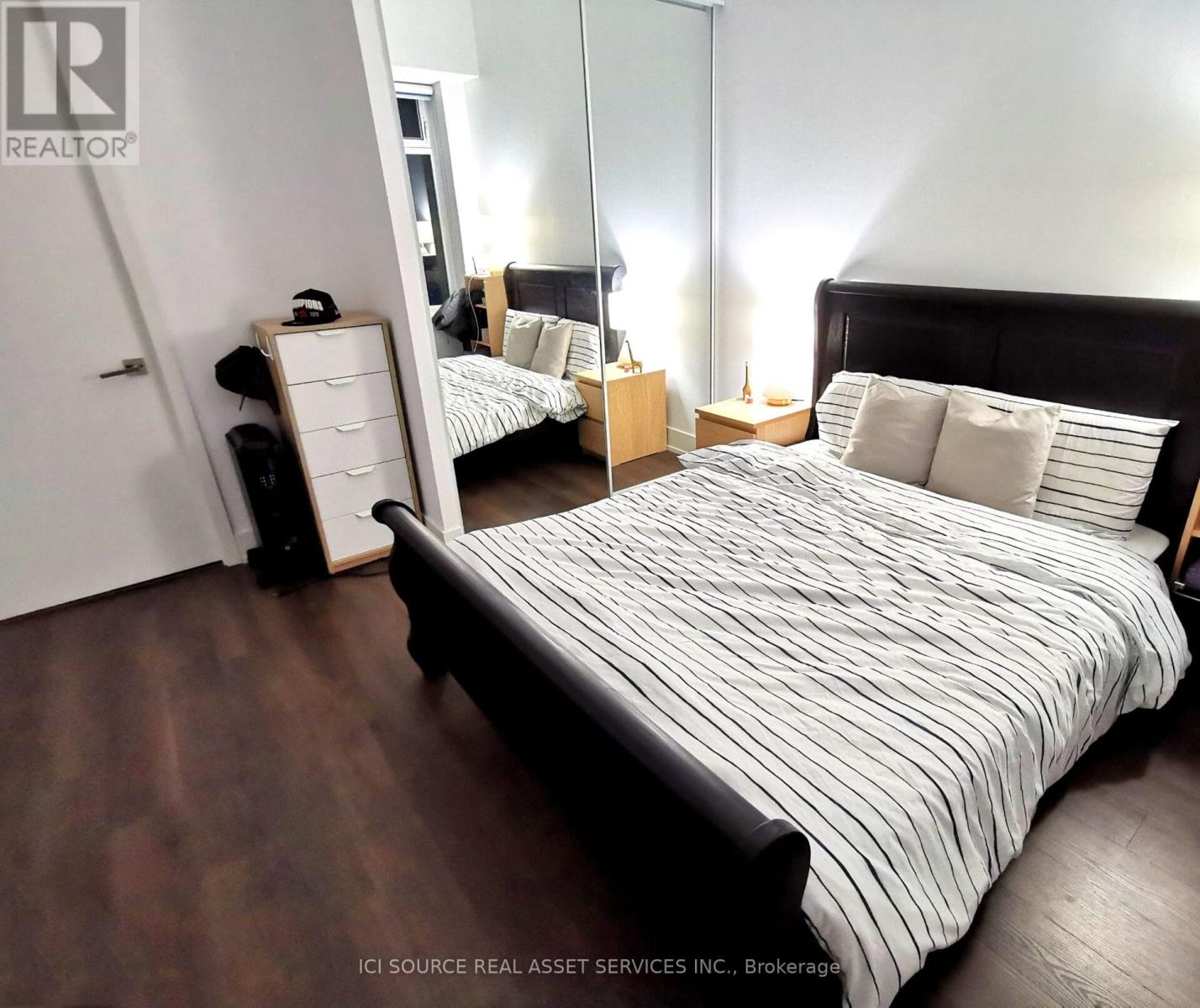 1608 - 111 St Clair Avenue W, Toronto, Ontario  M4V 1N5 - Photo 7 - C12974854