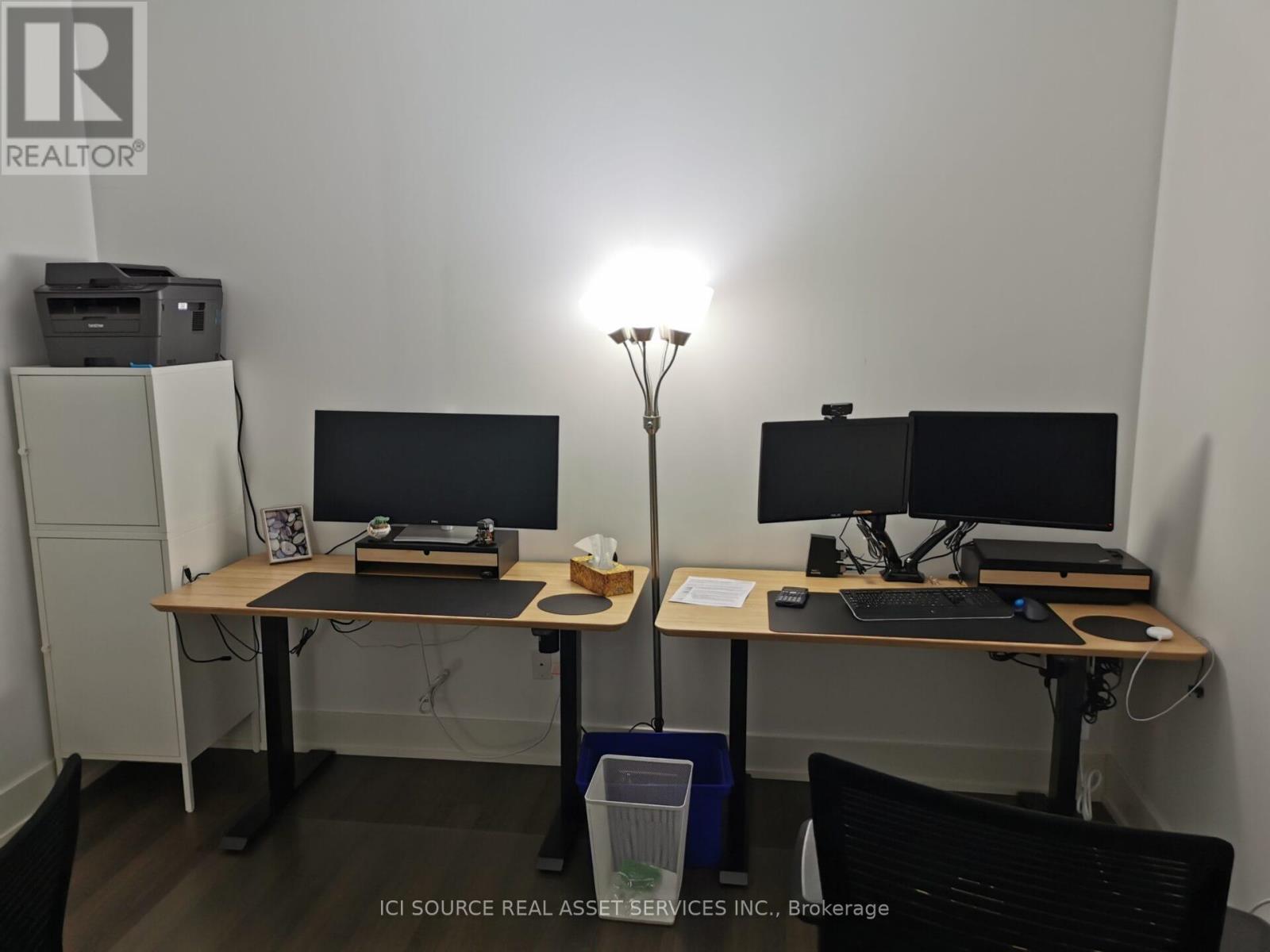 1608 - 111 St Clair Avenue W, Toronto, Ontario  M4V 1N5 - Photo 9 - C12974854