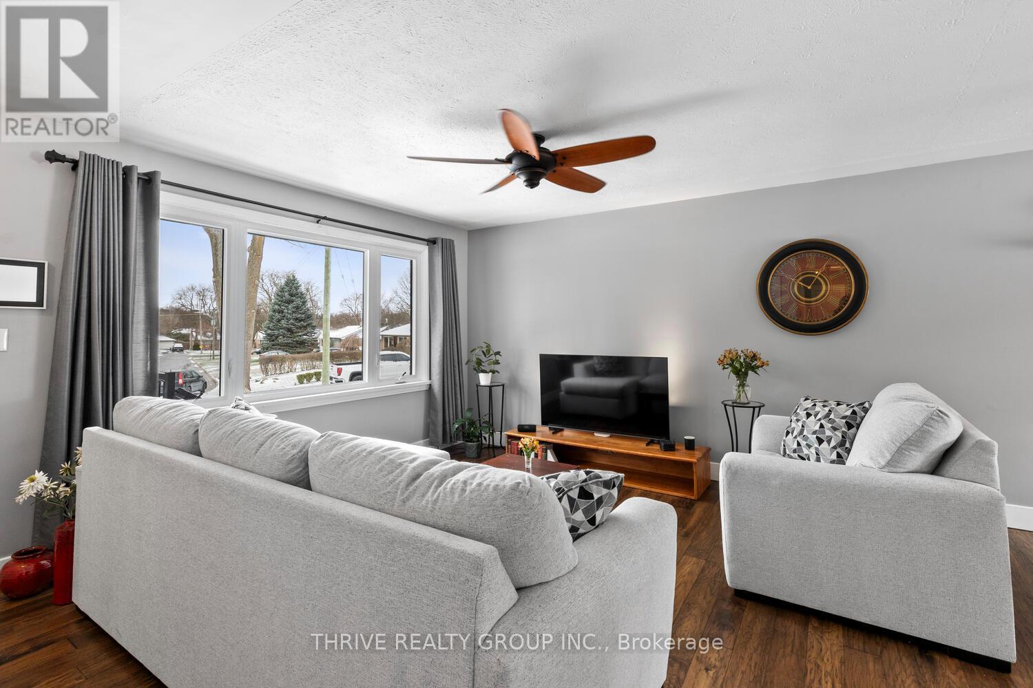 22 Thorncrest Crescent, London South (South D), Ontario  N6J 1K3 - Photo 10 - X12974800